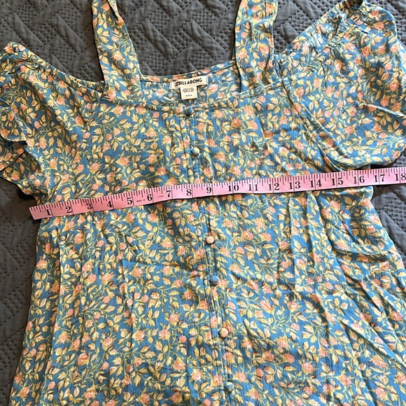 NWT Billabong : Floral Shoulder Peekaboo Top - Medium - Picture 6 of 12